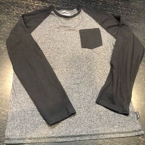 ❤️‍🔥2/$16❤️‍🔥 Dikotomy Men’s Long Sleeve Shirt (Medium)